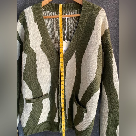 MNML Green/cream zebra cardigan NWT - Picture 6 of 8